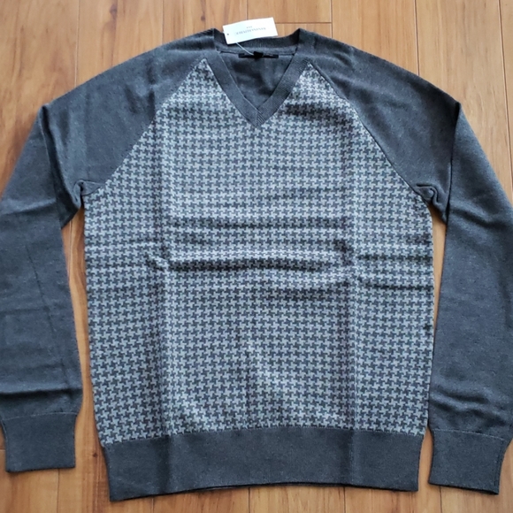 Banana Republic Houndstooth Raglan V-Neck Sweater - Picture 4 of 4